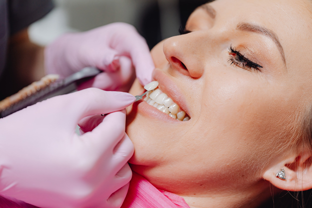 Porcelain Veneers and Its Benefits Porcelain Veneers and Its Benefits